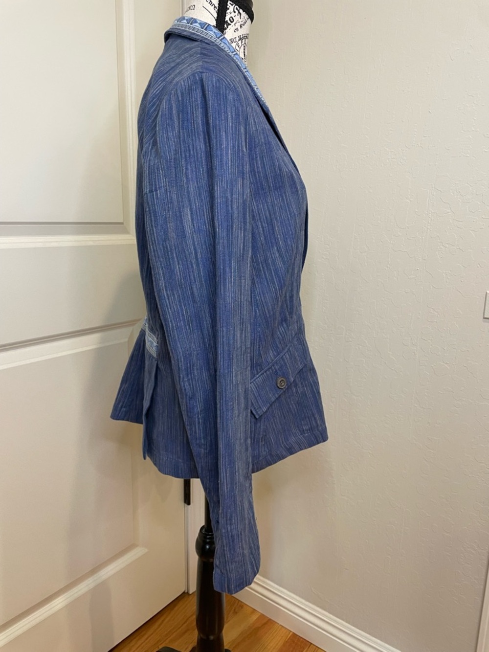 Cartonnier by  Anthropologie Size 12 Blazer In Blue.  Cotton/Linen blend Aztec. - Picture 3 of 15
